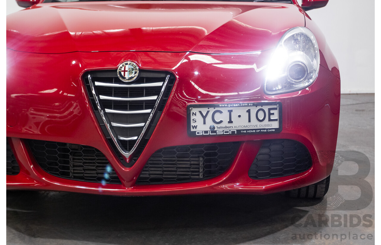 2/2015 Alfa Romeo Giulietta Progression Hatchback Alfa Red Turbo 1.4L
