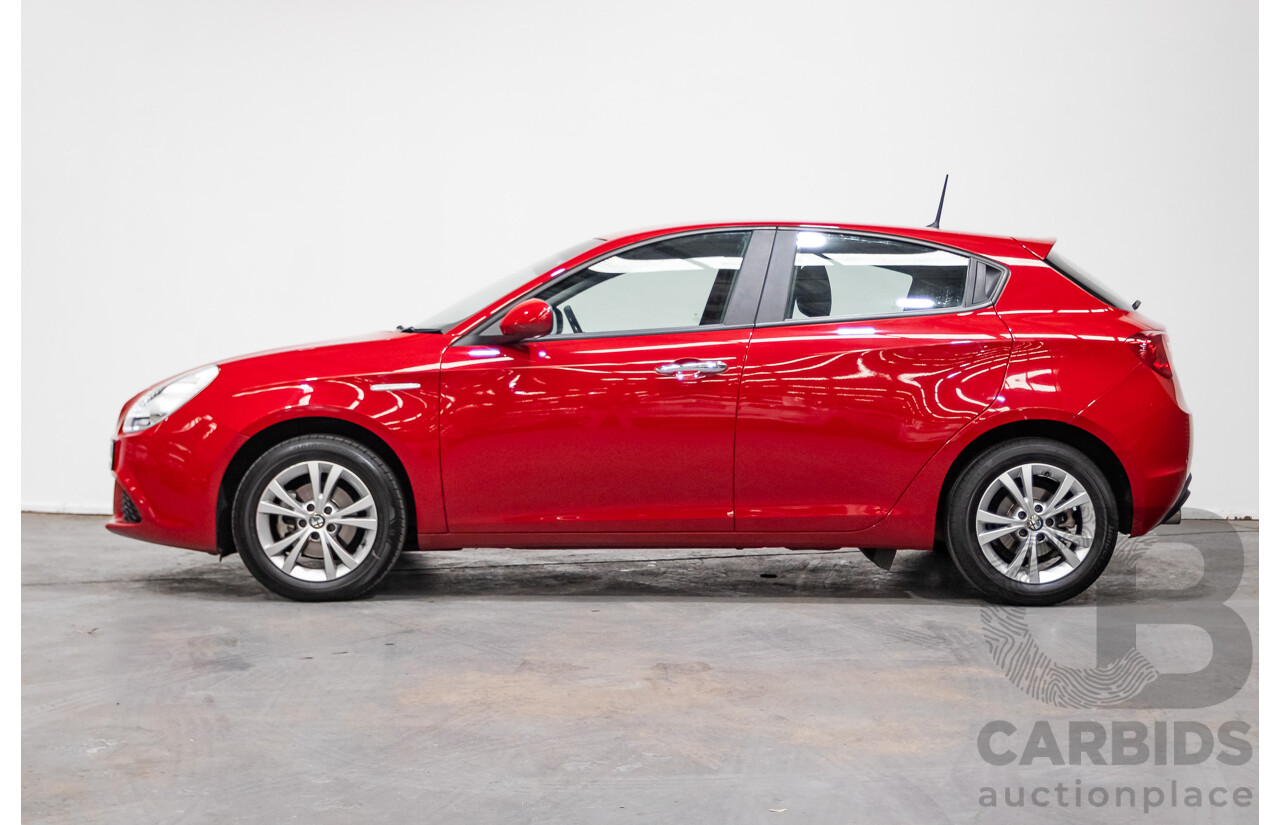 2/2015 Alfa Romeo Giulietta Progression Hatchback Alfa Red Turbo 1.4L