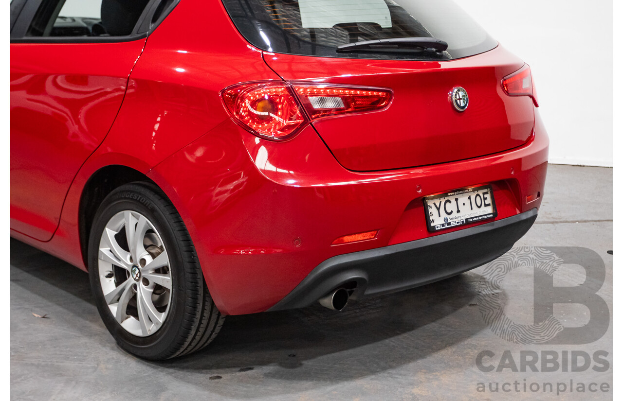 2/2015 Alfa Romeo Giulietta Progression Hatchback Alfa Red Turbo 1.4L