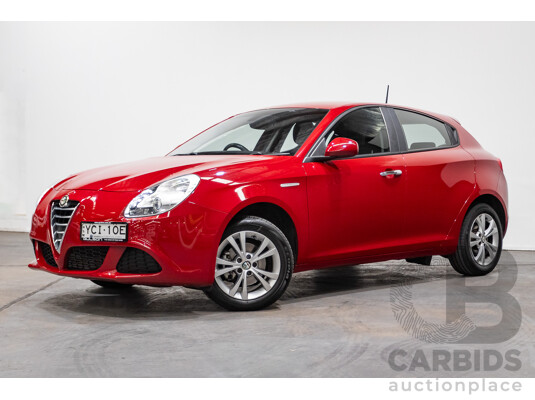 2/2015 Alfa Romeo Giulietta Progression Hatchback Alfa Red Turbo 1.4L