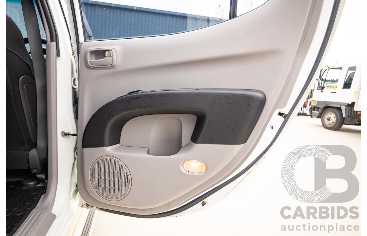 9/2014 Mitsubishi Triton GLX (4x4) MN MY14 UPDATE Double Cab Utility White Turbo Diesel 2.5L