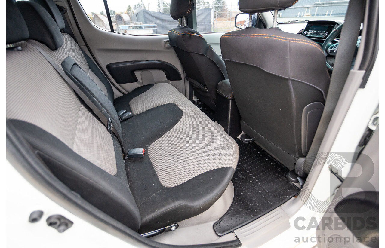 9/2014 Mitsubishi Triton GLX (4x4) MN MY14 UPDATE Double Cab Utility White Turbo Diesel 2.5L