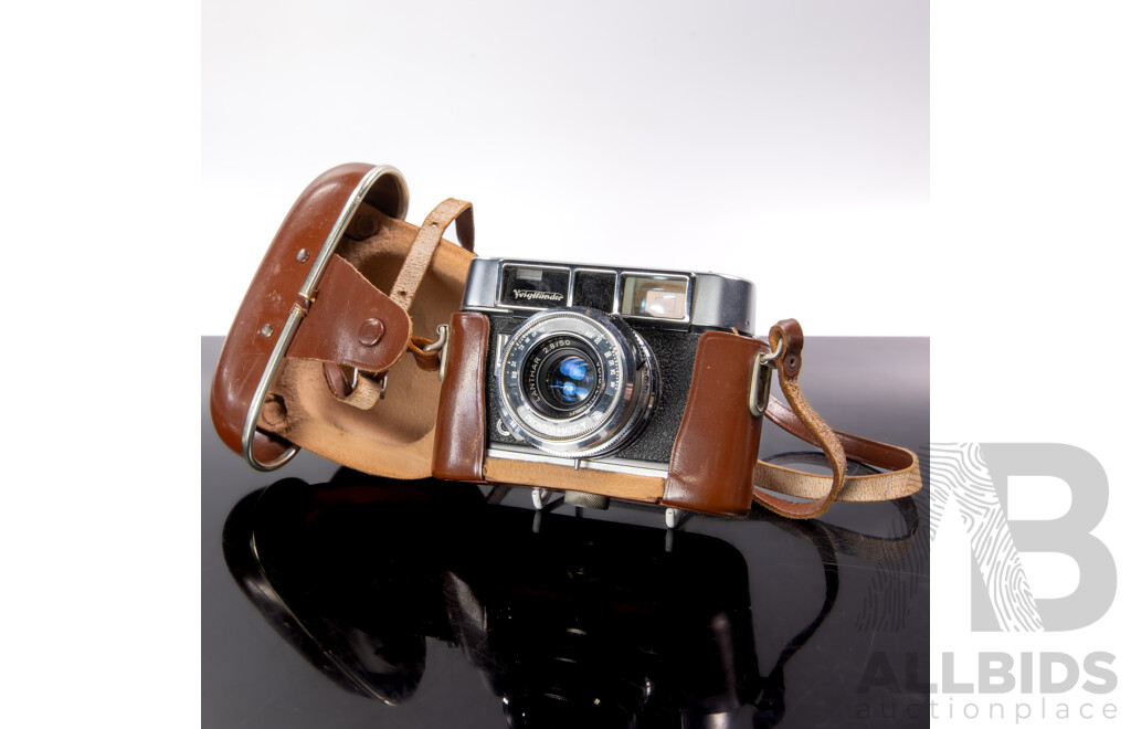 Vintage German Voightlander Vito Austomatic II Camera in Leather Case