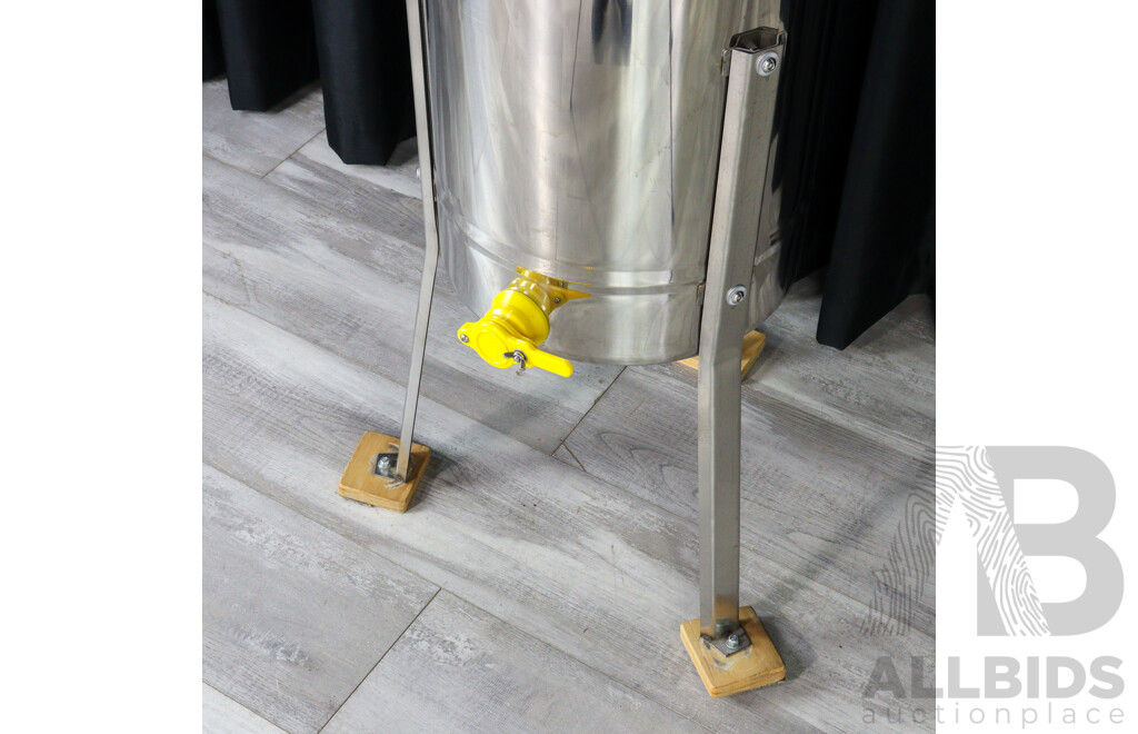 Modern Stainless Steel Three Frame Honey Extractor