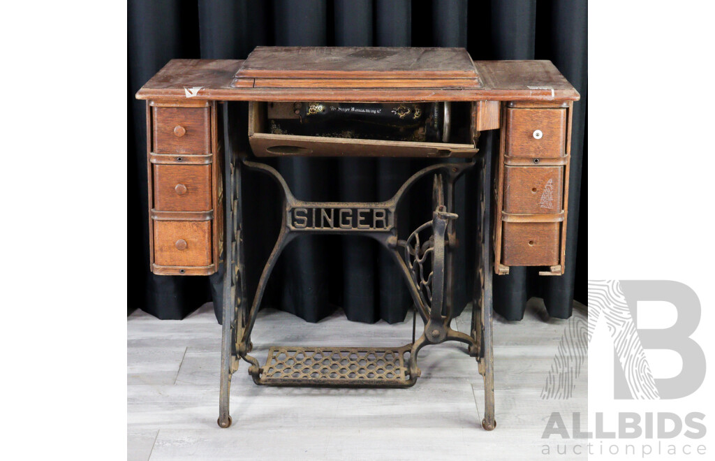 Singer Treadle Base Sewing Machine in Oak Case