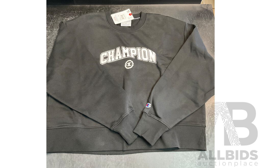 TOMMY HILFIGER, NAUTICA, CHAMPION, SUPERDRY Jumpers & Hoodies - Lot of 5