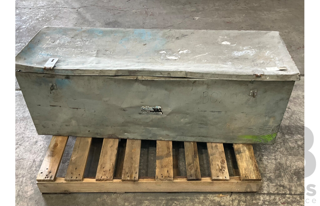 Assorted Ropes with Metal Box