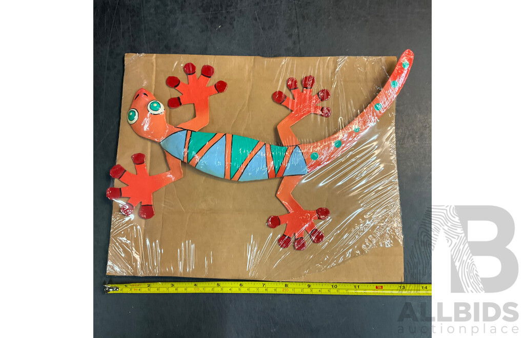 Metal Decorative Indoor Outdoor Hanging Wall Art - Gecko Lizard / Dragonfly - Lot of 21