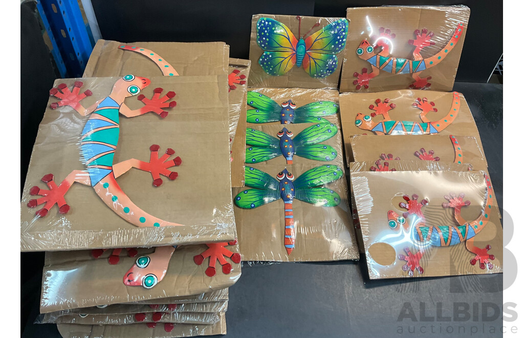 Metal Decorative Indoor Outdoor Hanging Wall Art - Gecko Lizard / Dragonfly / Butterfly - Lot of 26