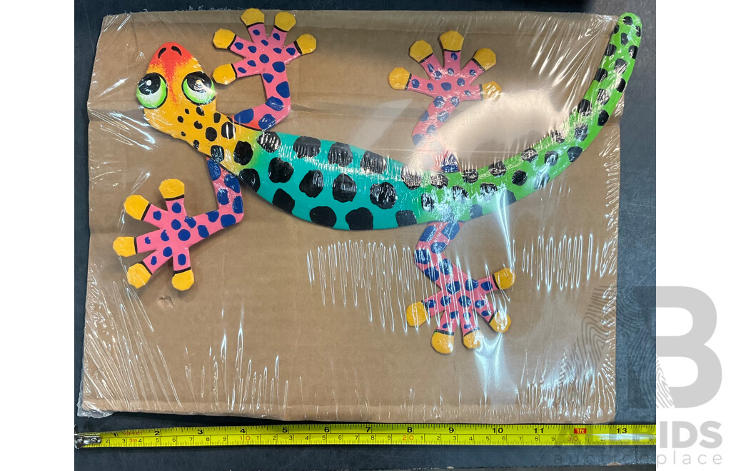 Metal Decorative Indoor Outdoor Hanging Wall Art - Gecko Lizard /Butterfly/ Dragonfly - Lot of 41