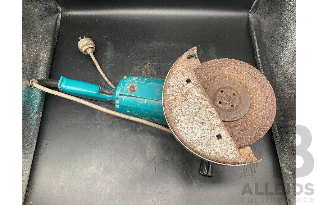 Makita (9609B) 2000W Angle Grinder