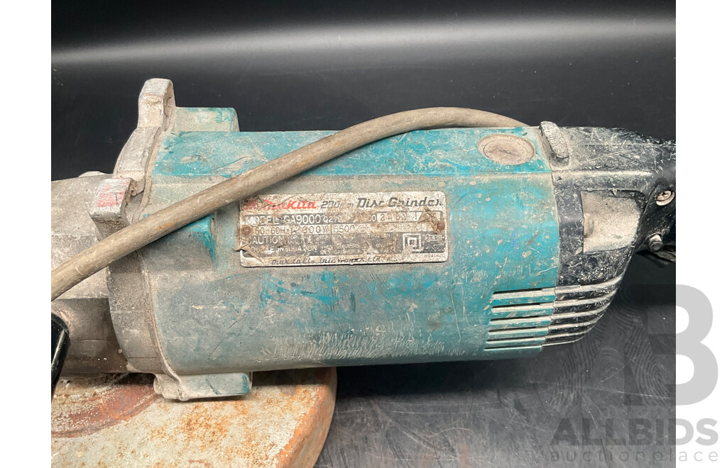 Makita (GA9000) 2300W Angle Grinder