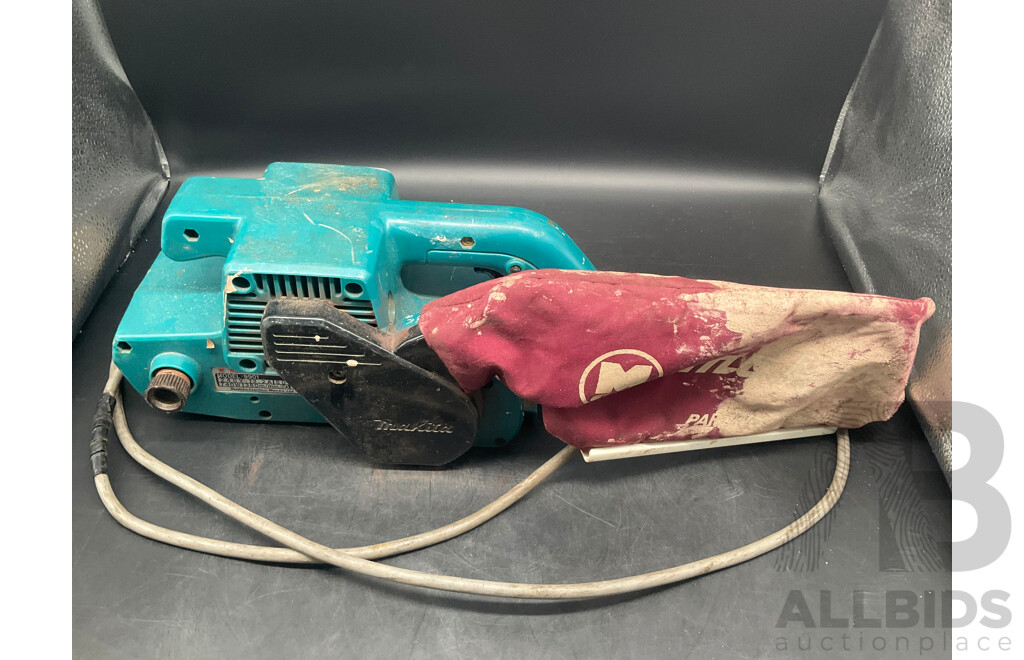 MAKITA (9901) 740W Belt Sander
