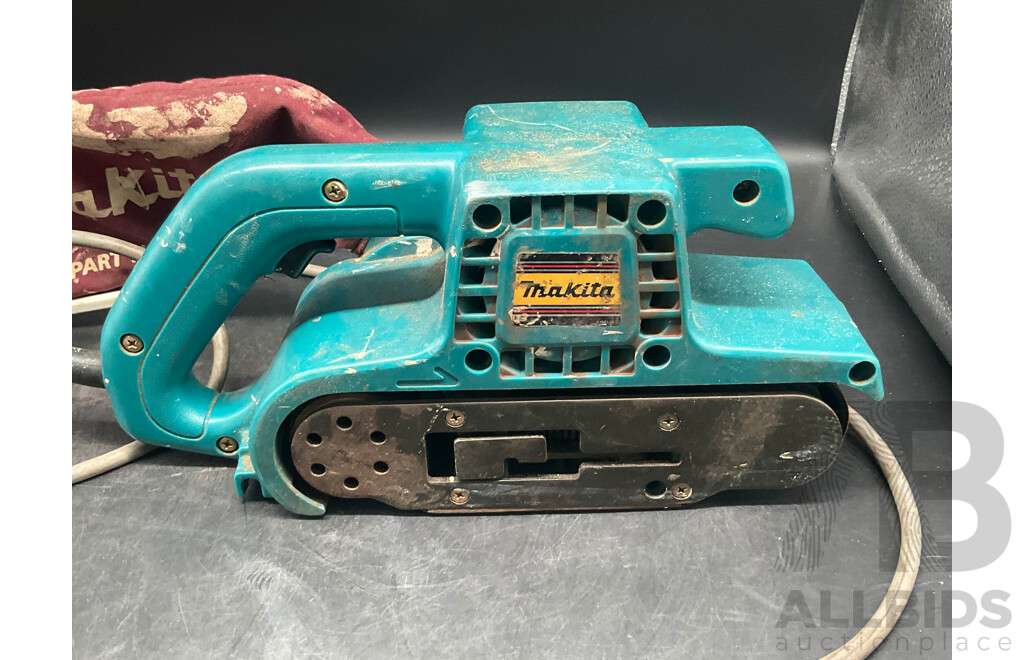 MAKITA (9901) 740W Belt Sander