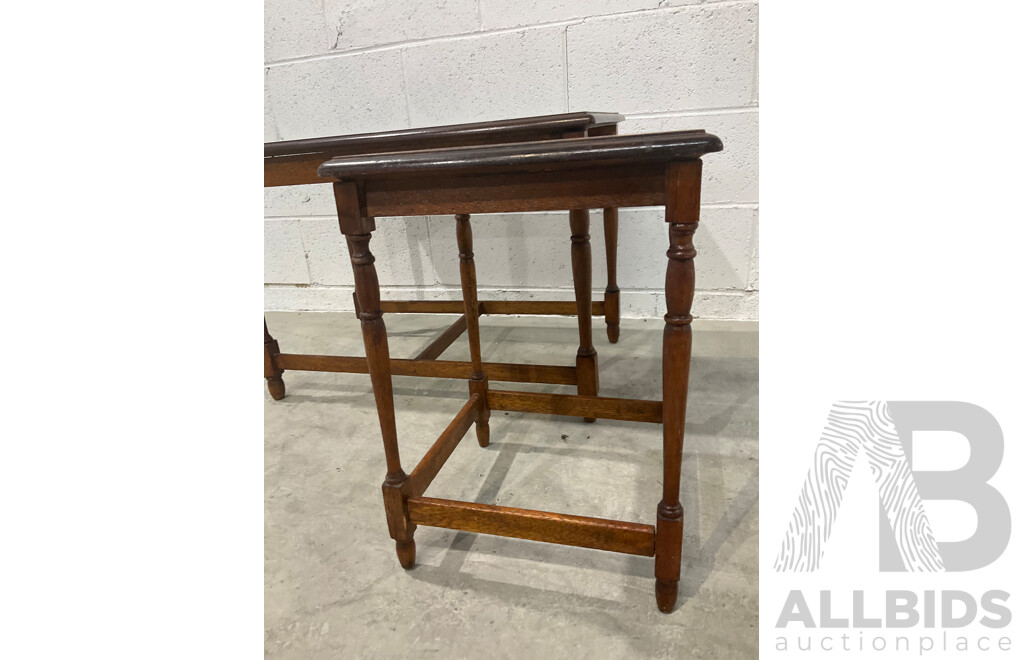Mahogany Wood Flute Leg Nest Table - Set of 2