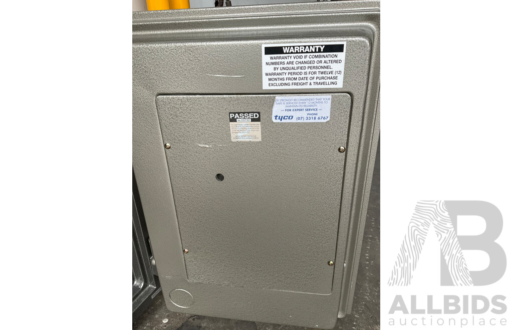 FIREMASTER Large Dual Lock Fire Safe Grey 72x49x51cm