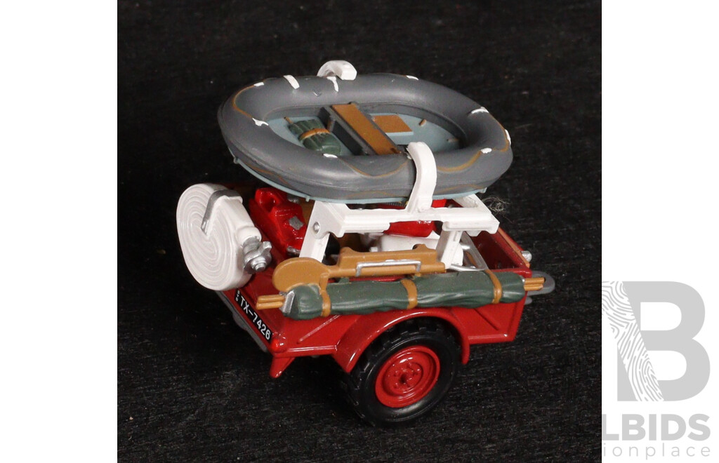 Vintage Matchbox Models of Yesteryear 1952 Land Rover Rescue Vehicle and Trailer