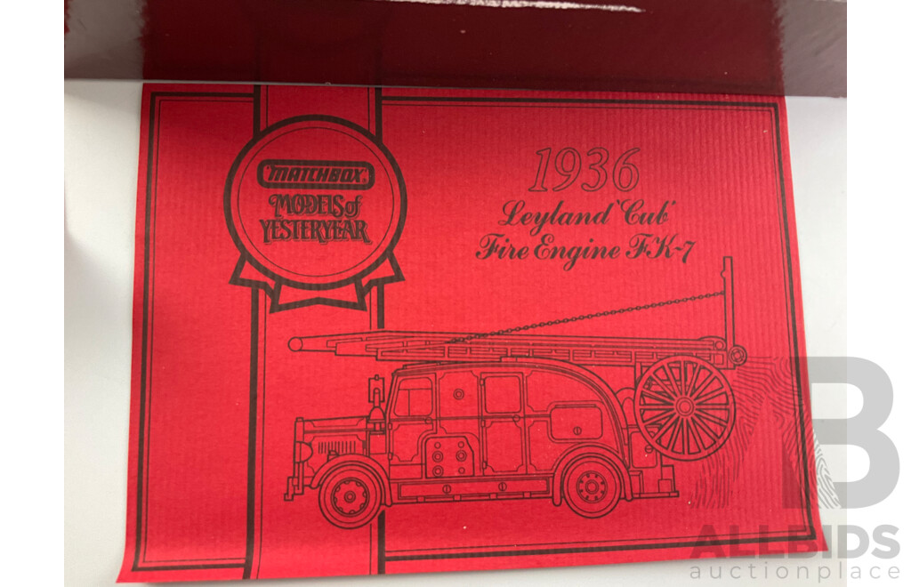Vintage Matchbox Models of Yesteryear 1936 Leyland Cub Fire Engine and 1931 AEC 'Diddler' Trolley Bus