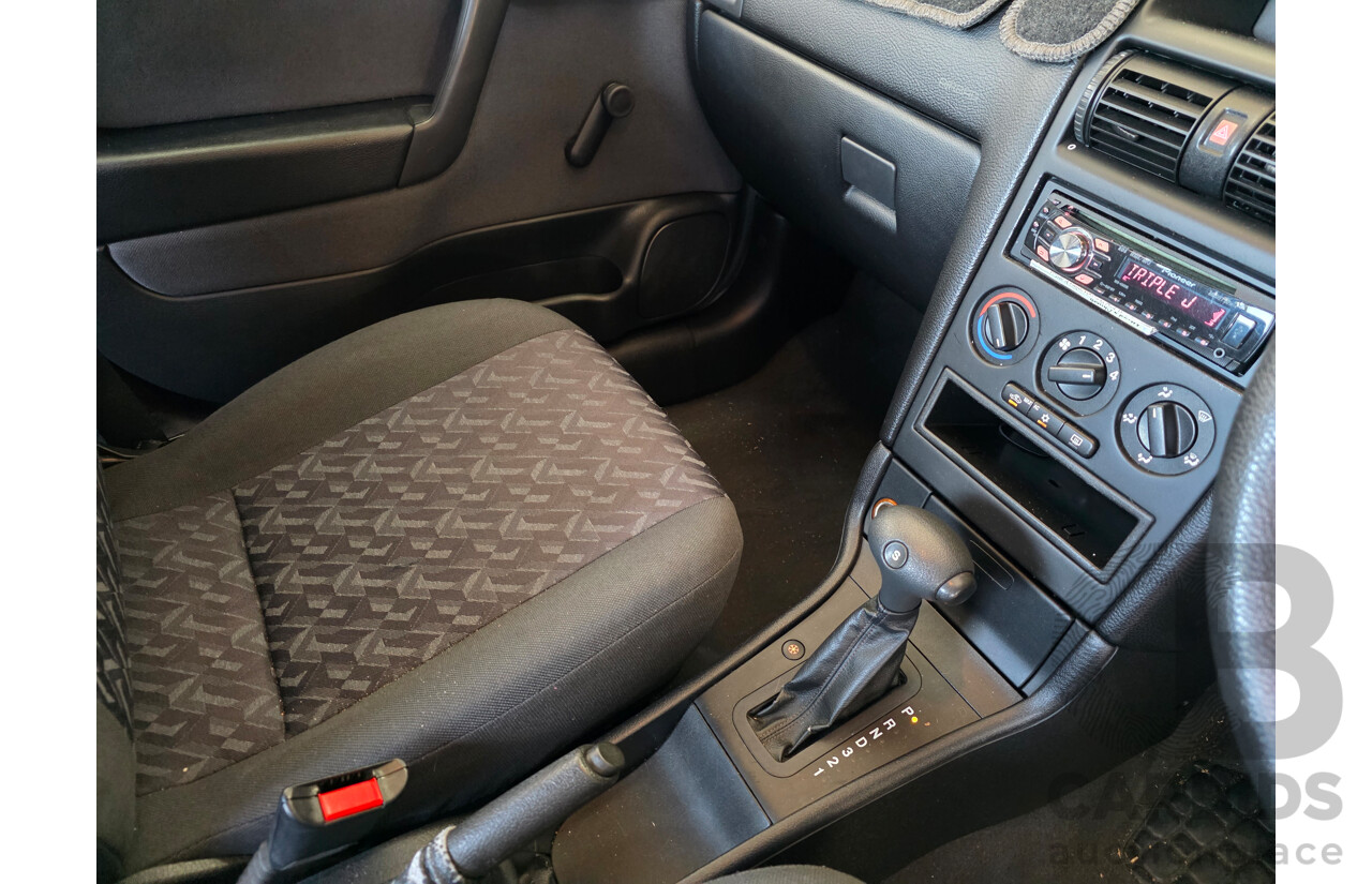 5/2002 Holden Astra Equipe TS 5d Hatchback Blue 1.8L