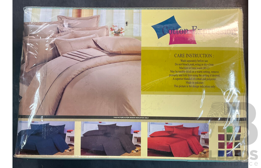 Assorted Queen Size Bed Sheet Sets & Amaging Mum Satin Sleep Set - Lot of 6
