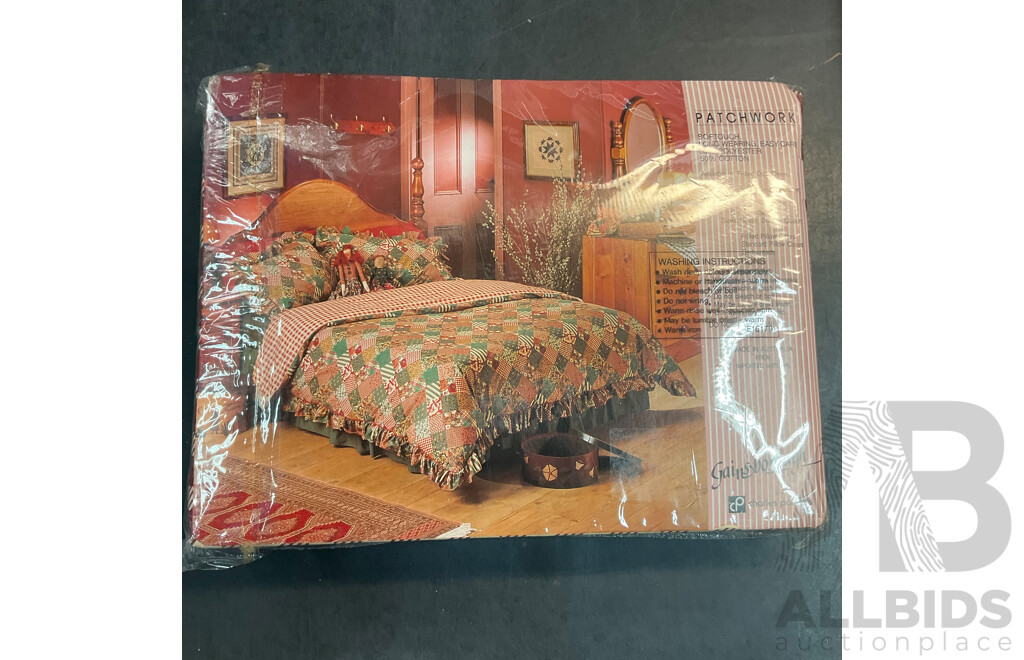 Assorted Queen Size Bed Sheet Sets & Amaging Mum Satin Sleep Set - Lot of 6