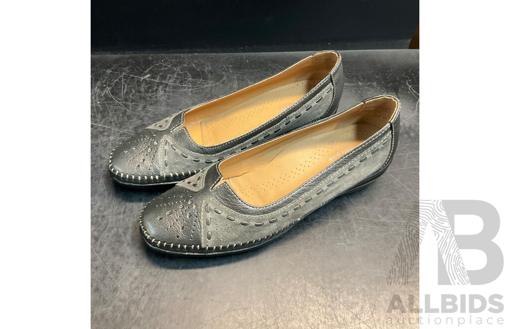 Assorted Women's Open Toe Shoes & Loafers Included , Portland and More - Size 38/39/9/8c/6 - Lot of 5