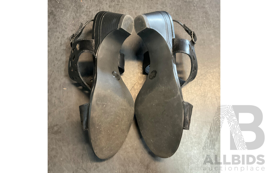 Assorted Women's Open Toe Shoes & Loafer Included Easystep, Portland and More - Size 38/8/8C - Lot of 5