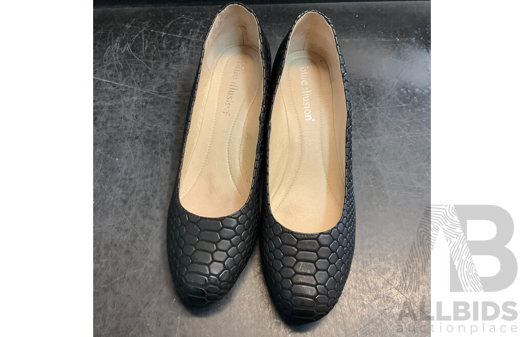 Assorted Women's Open Toe Shoes & Loafer Included Easystep, Portland and More - Size 38/8/8C - Lot of 5
