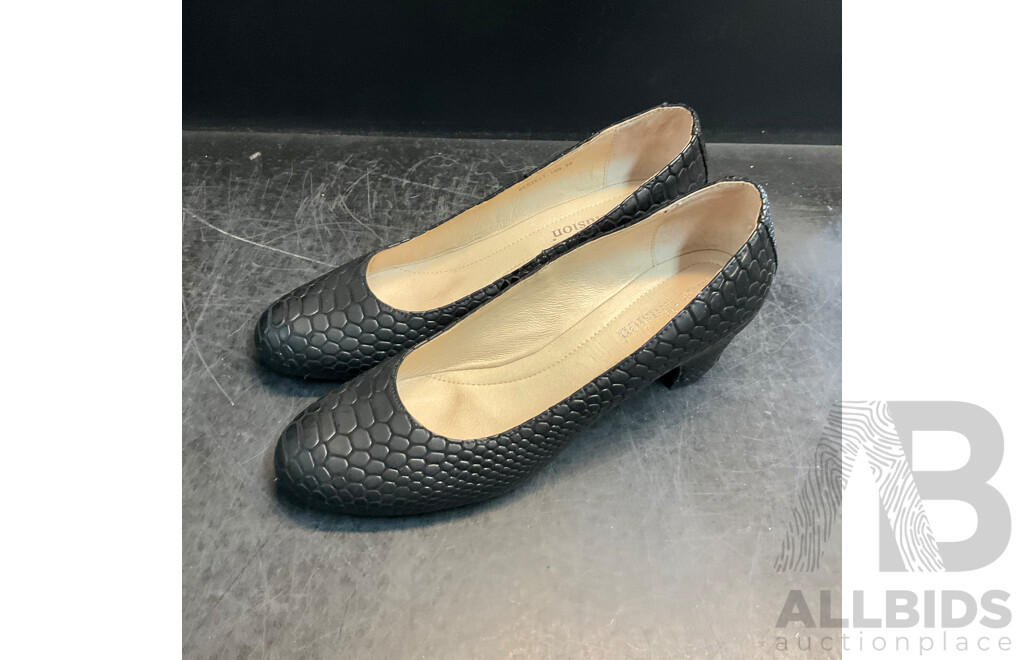 Assorted Women's Open Toe Shoes & Loafer Included Easystep, Portland and More - Size 38/8/8C - Lot of 5