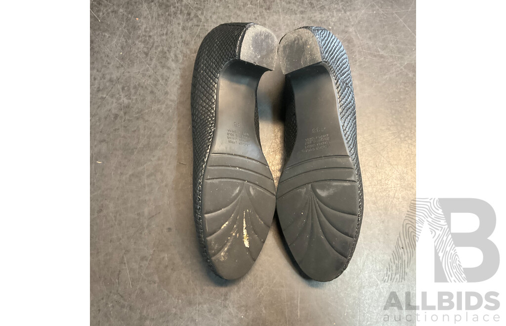 Assorted Women's Open Toe Shoes & Loafer Included Easystep, Portland and More - Size 38/8/8C - Lot of 5