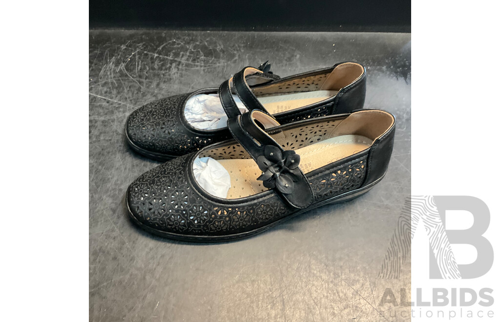 Assorted Women's Open Toe Shoes & Loafer - Size 39/8/40 - Lot of 4