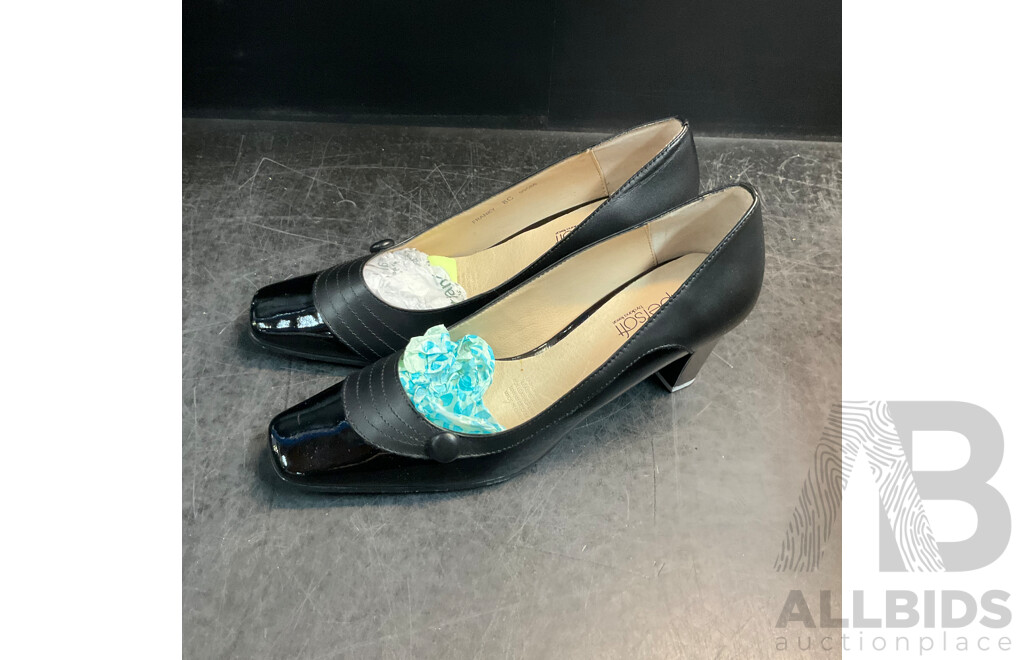 Assorted Women's Shoes  - Size 7 1/2/ 39/8C/ 7 - Lot of 6