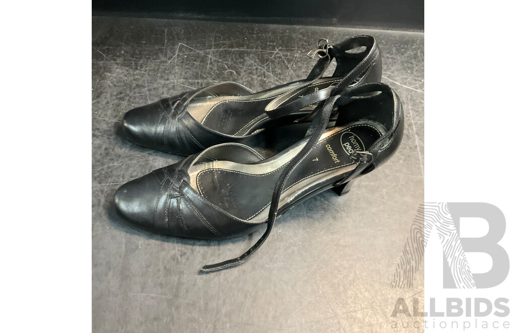 Assorted Women's Shoes  - Size 7 1/2/ 39/8C/ 7 - Lot of 6