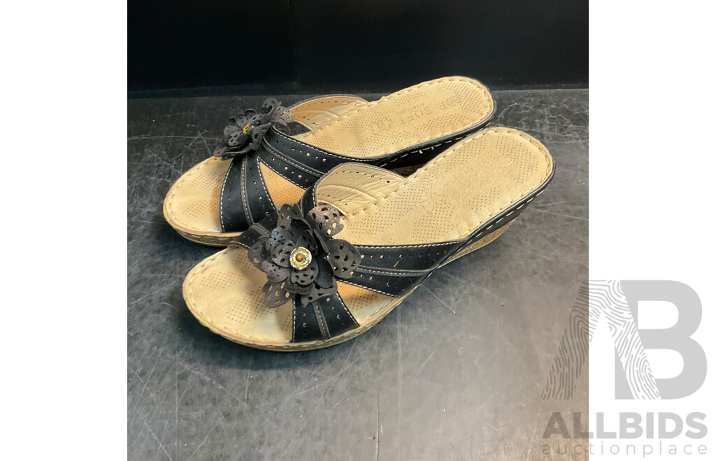 Assorted Women's Shoes - Size 8/38/8/39 - Lot of 5