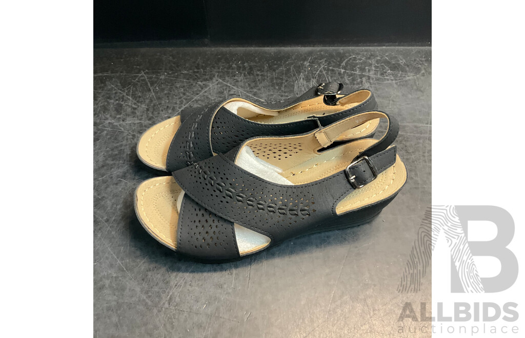 Assorted Women's Open Toes Shoes & Loafers - Size 39/9 - Lot of 6