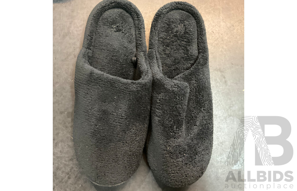 Assorted Women's Open Toes Shoes/ Loafers/Indoor Slippers & More - Various Sizes - Lot of 15