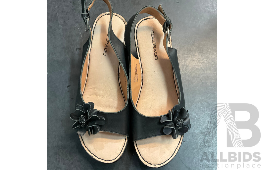 Assorted Women's Open Toes Shoes/ Loafers/Indoor Slippers & More - Various Sizes - Lot of 15