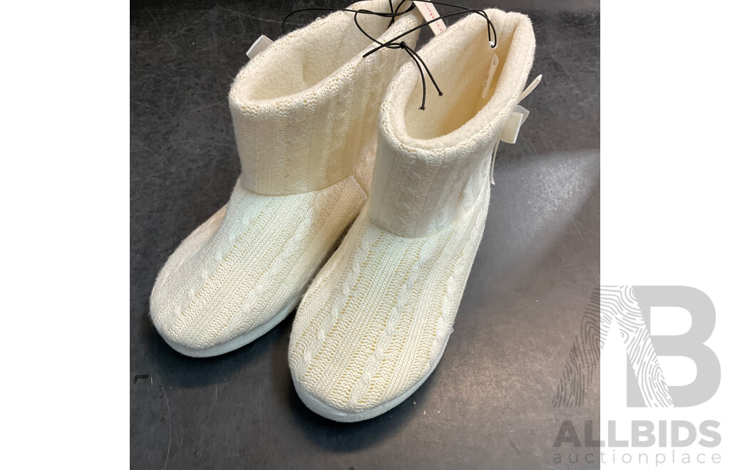 Assorted Women's Open Toes Shoes/ Loafers/Indoor Slippers & More - Various Sizes - Lot of 15