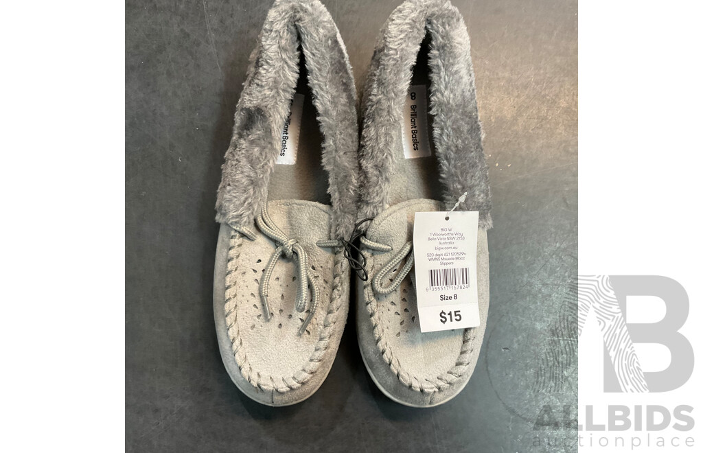 Assorted Women's Open Toes Shoes/ Loafers/Indoor Slippers & More - Various Sizes - Lot of 15