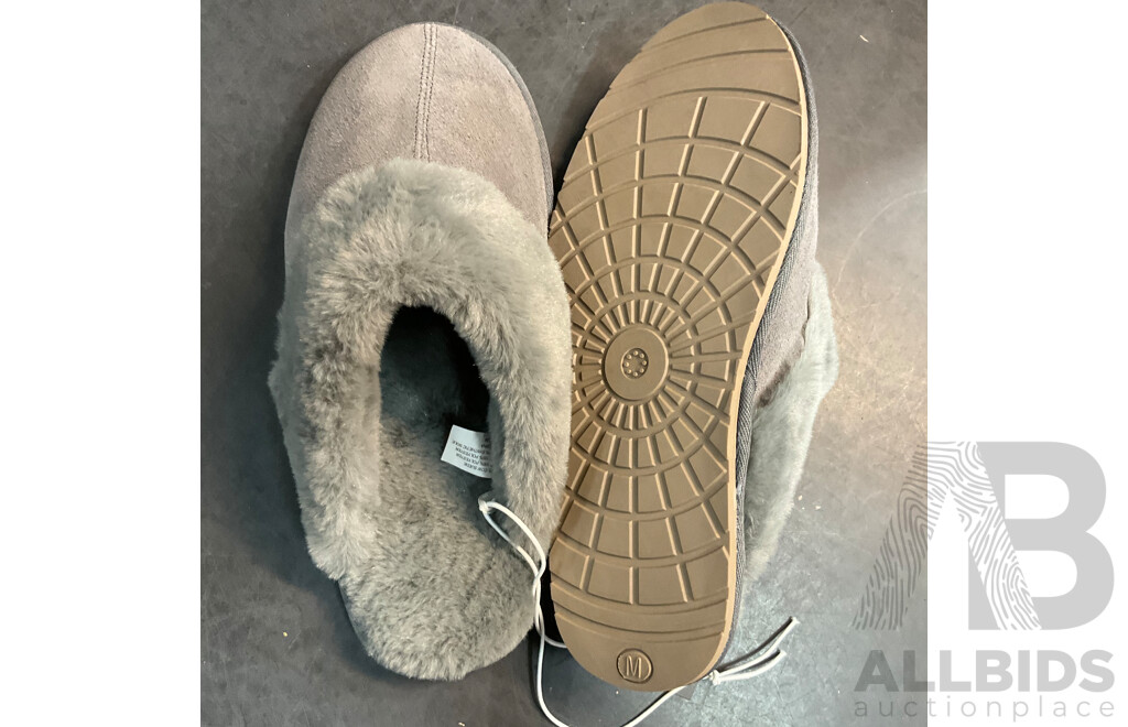 Assorted Women's Open Toes Shoes/ Loafers/Indoor Slippers & More - Various Sizes - Lot of 15
