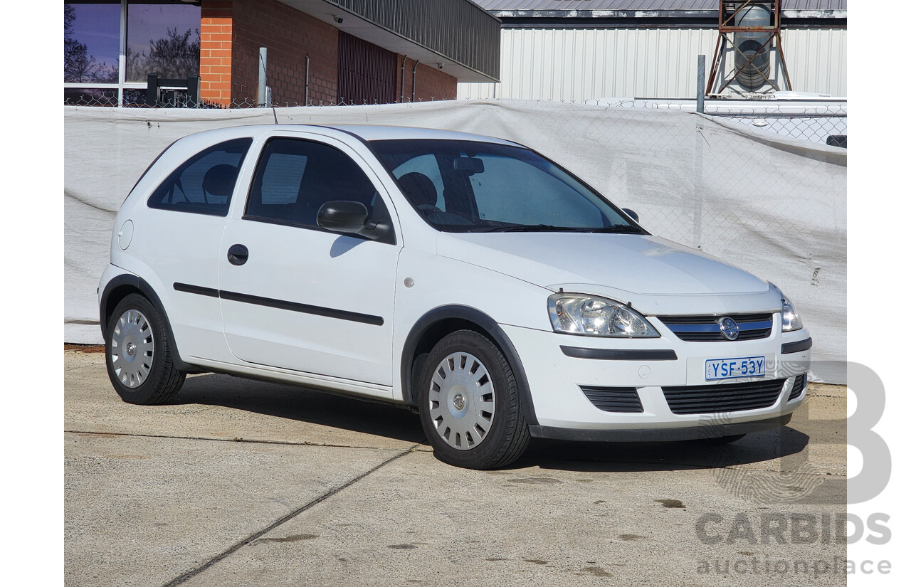 4/2005 Holden Barina  XC (MY04.5) 3d Hatchback White 1.4L