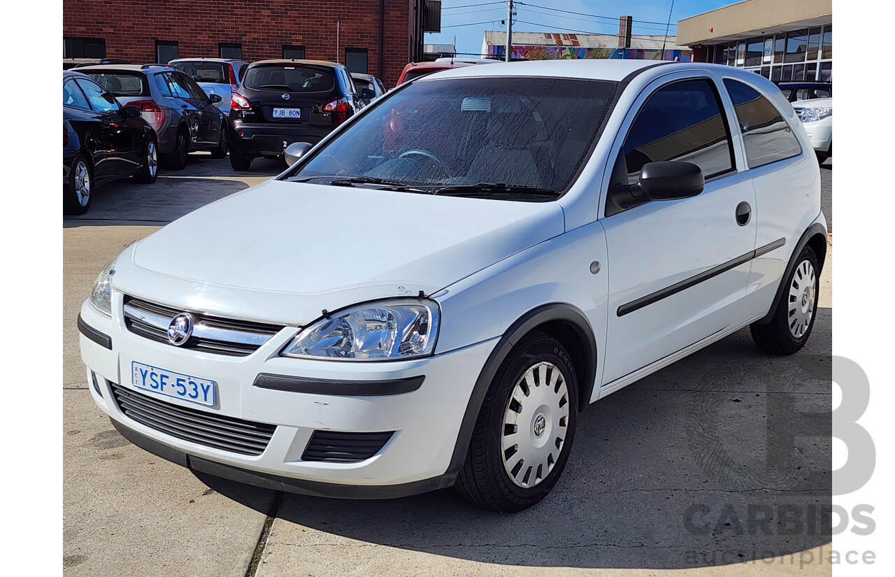 4/2005 Holden Barina  XC (MY04.5) 3d Hatchback White 1.4L