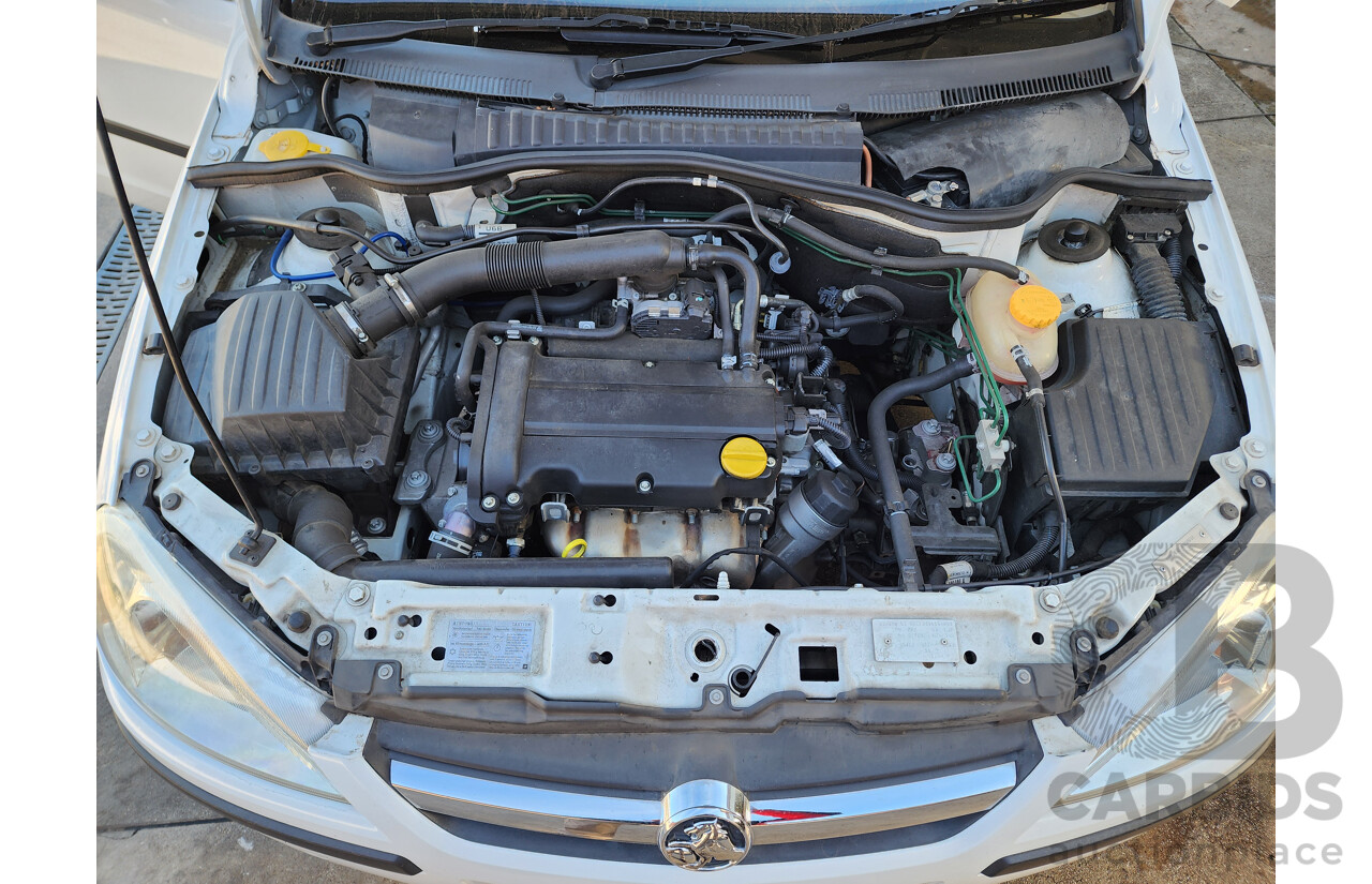 4/2005 Holden Barina  XC (MY04.5) 3d Hatchback White 1.4L