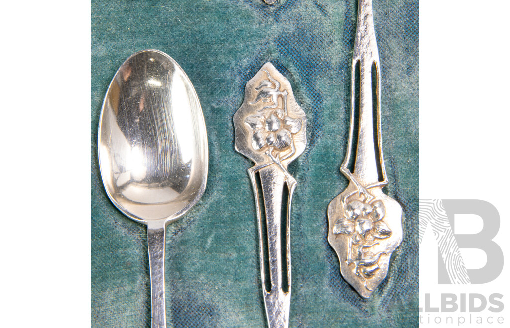 Antique Set Six Sterling Silver Teaspoons with Flower Finials, in Original Case, William Comyns, London, 1900, Retailed by Maddison & Co Huddersfield,