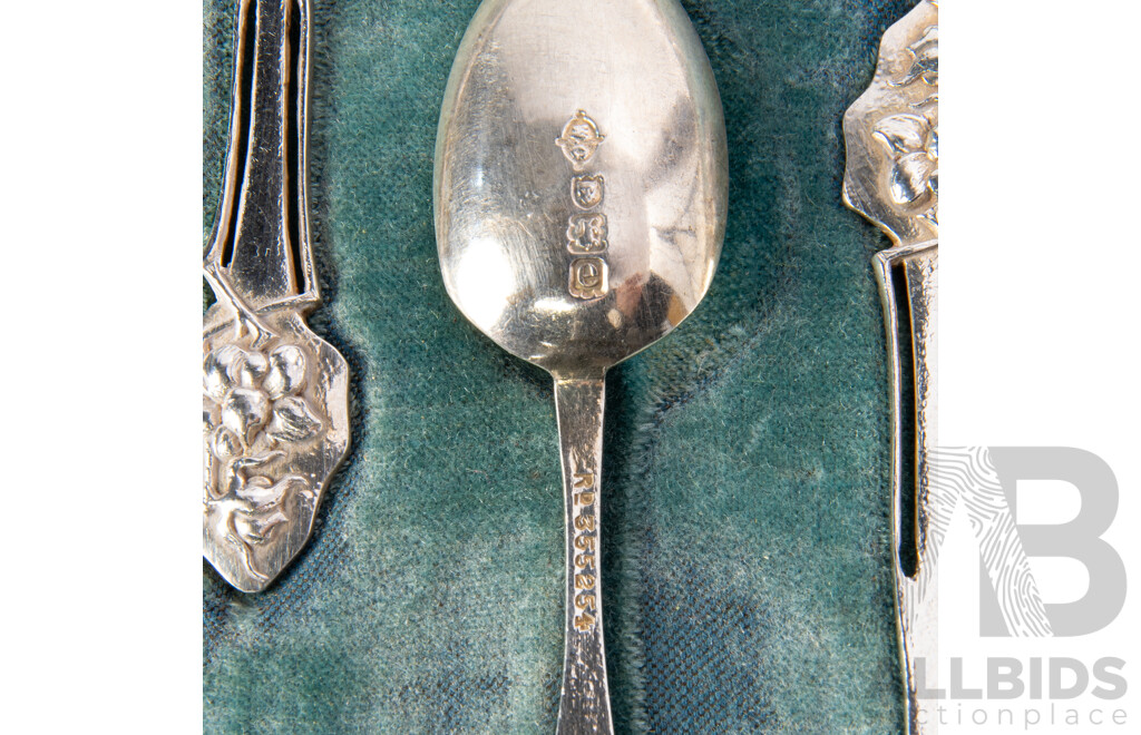 Antique Set Six Sterling Silver Teaspoons with Flower Finials, in Original Case, William Comyns, London, 1900, Retailed by Maddison & Co Huddersfield,
