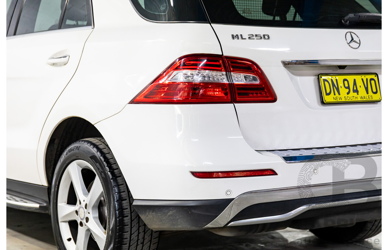 11/2014 Mercedes-Benz ML250 CDI Bluetec (4x4) 166 4d Wagon Polar White Turbo Diesel 2.1L