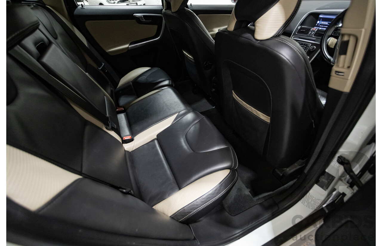7/2013 Volvo XC60 T6 R-Design (AWD) DZ MY12 4d Wagon White Turbo 3.0L