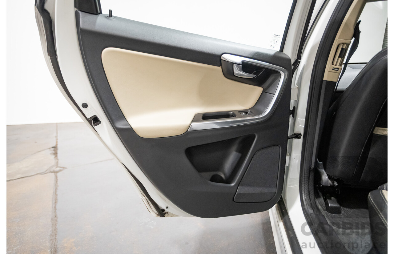 7/2013 Volvo XC60 T6 R-Design (AWD) DZ MY12 4d Wagon White Turbo 3.0L