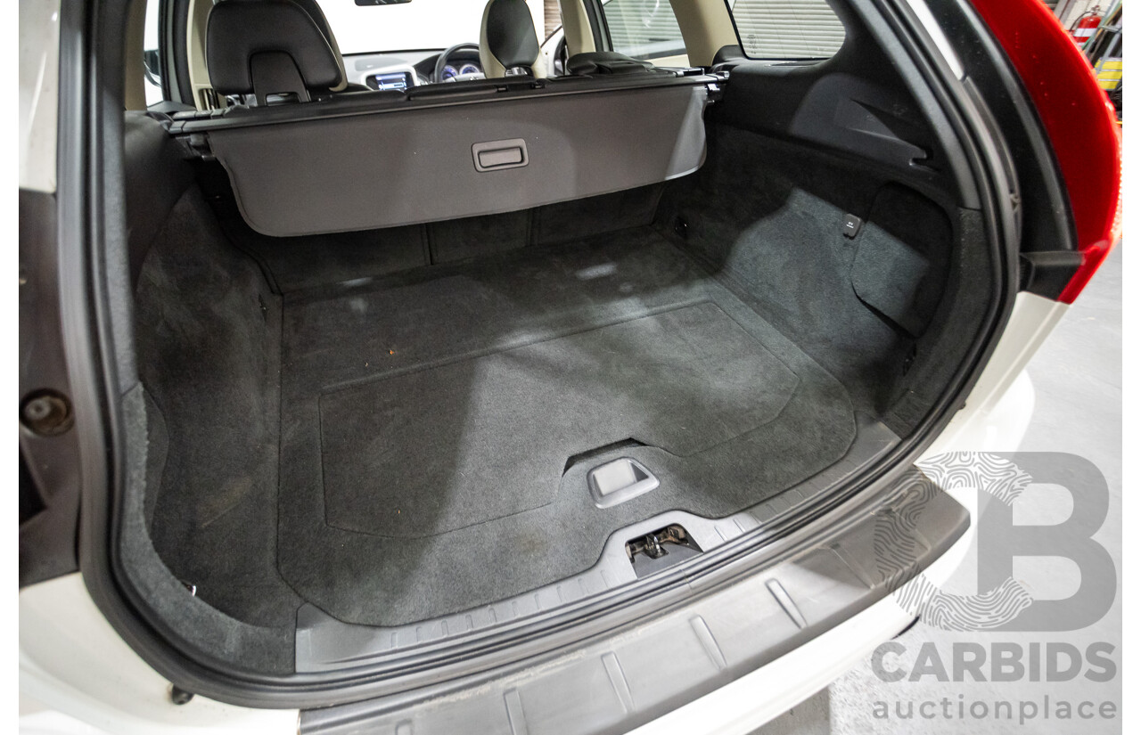7/2013 Volvo XC60 T6 R-Design (AWD) DZ MY12 4d Wagon White Turbo 3.0L