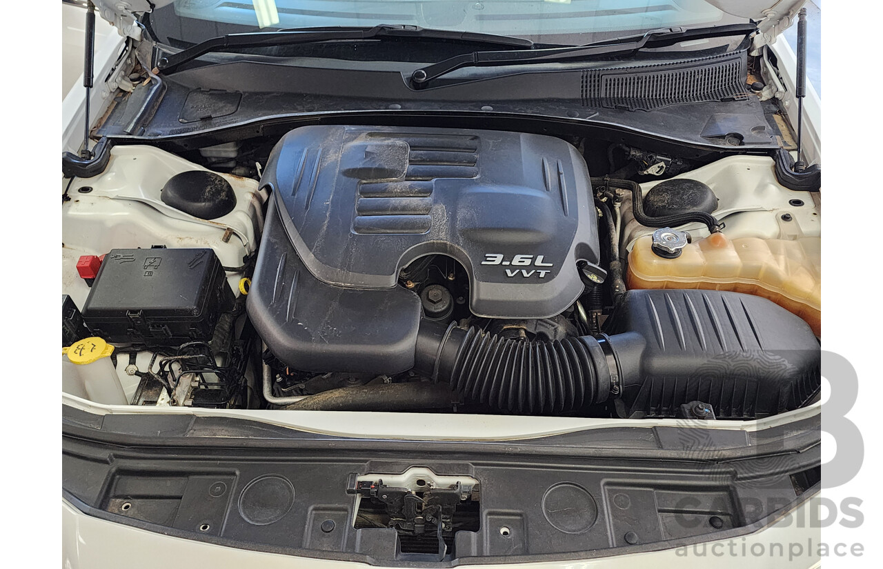 2/2013 Chrysler 300 C MY12 4d Sedan White 3.6L
